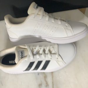 NEO sneakers..THIS IS NOT THE SAME AS GRAND COURT